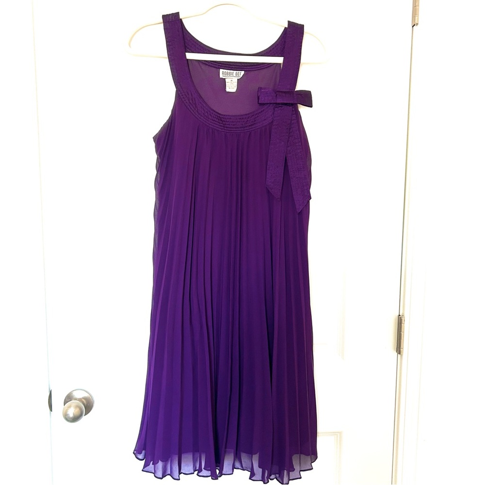 Signature Robbie Bee Cocktail Dress Sleeveless Aline Pleated Purple Size 10